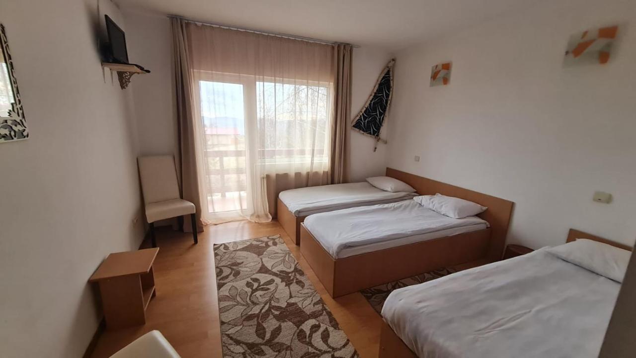 Pensiune Runcu Stone Bagian luar foto